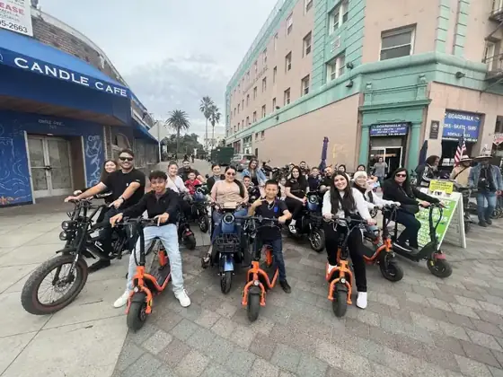 Boardwalk Skate & Surf, bicycle rental service in Venice Beach
