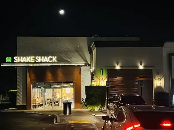 Shake Shack Marina Del Rey, hamburger restaurant in Venice Beach