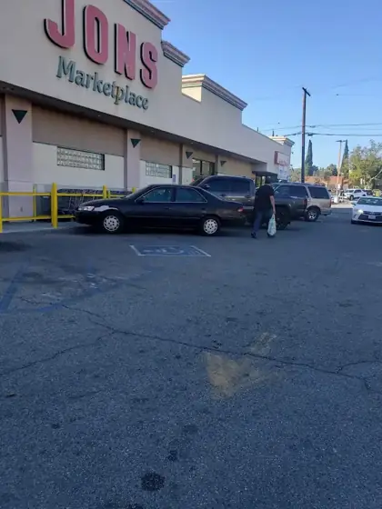 JONS Fresh Marketplace #07, grocery store in Hollywood