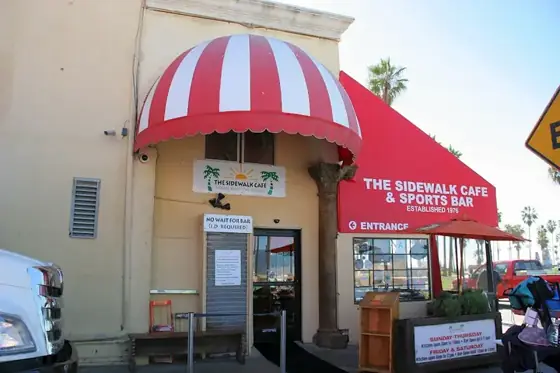 The Sidewalk Cafe, American restaurant in Venice Beach