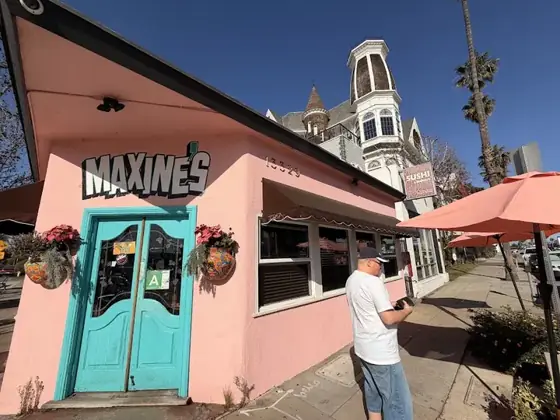 Maxine's Cafe, brunch restaurant in Venice Beach
