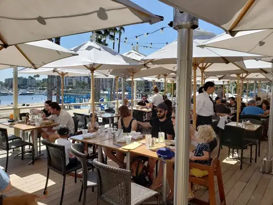 The Cheesecake Factory, American restaurant in Venice Beach